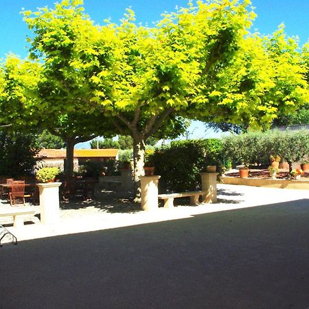 Le Mas De L'Amandier Saint-Saturnin-lès-Avignon Eksteriør bilde