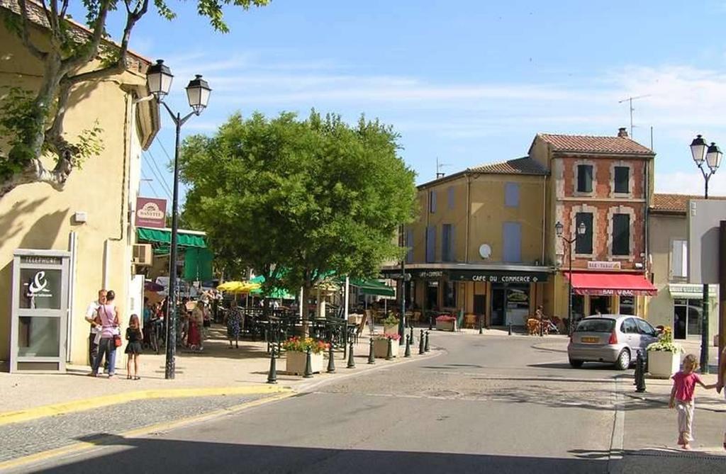 Le Mas De L'Amandier Saint-Saturnin-lès-Avignon Eksteriør bilde