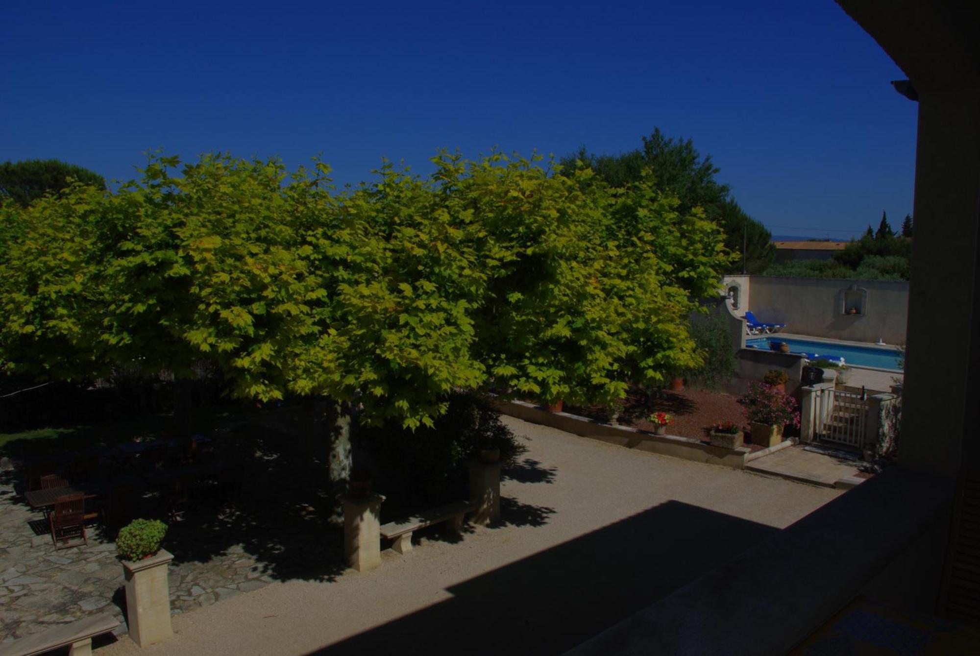 Le Mas De L'Amandier Saint-Saturnin-lès-Avignon Eksteriør bilde