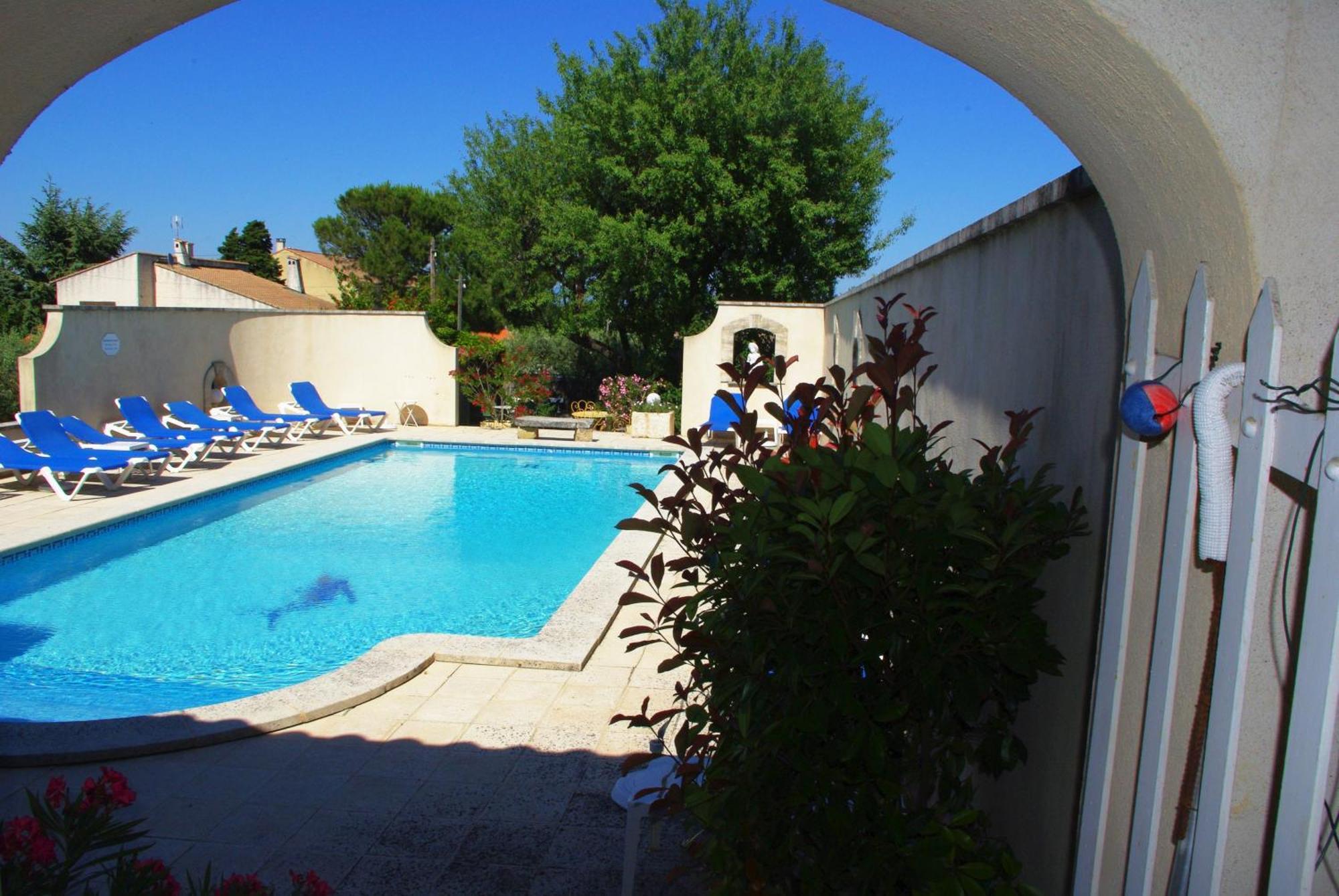 Le Mas De L'Amandier Saint-Saturnin-lès-Avignon Eksteriør bilde